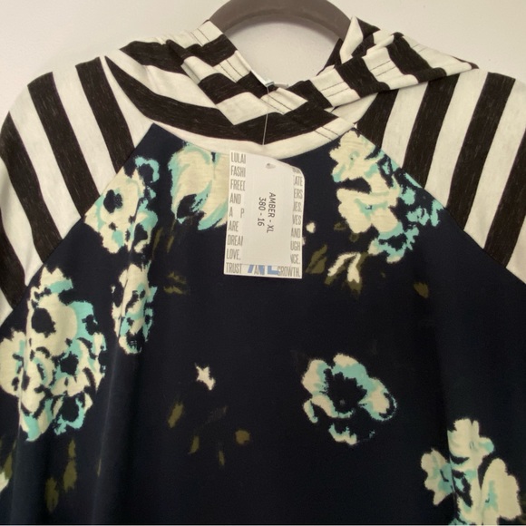 Lularoe Amber XL NWT Navy Floral - Picture 2 of 2